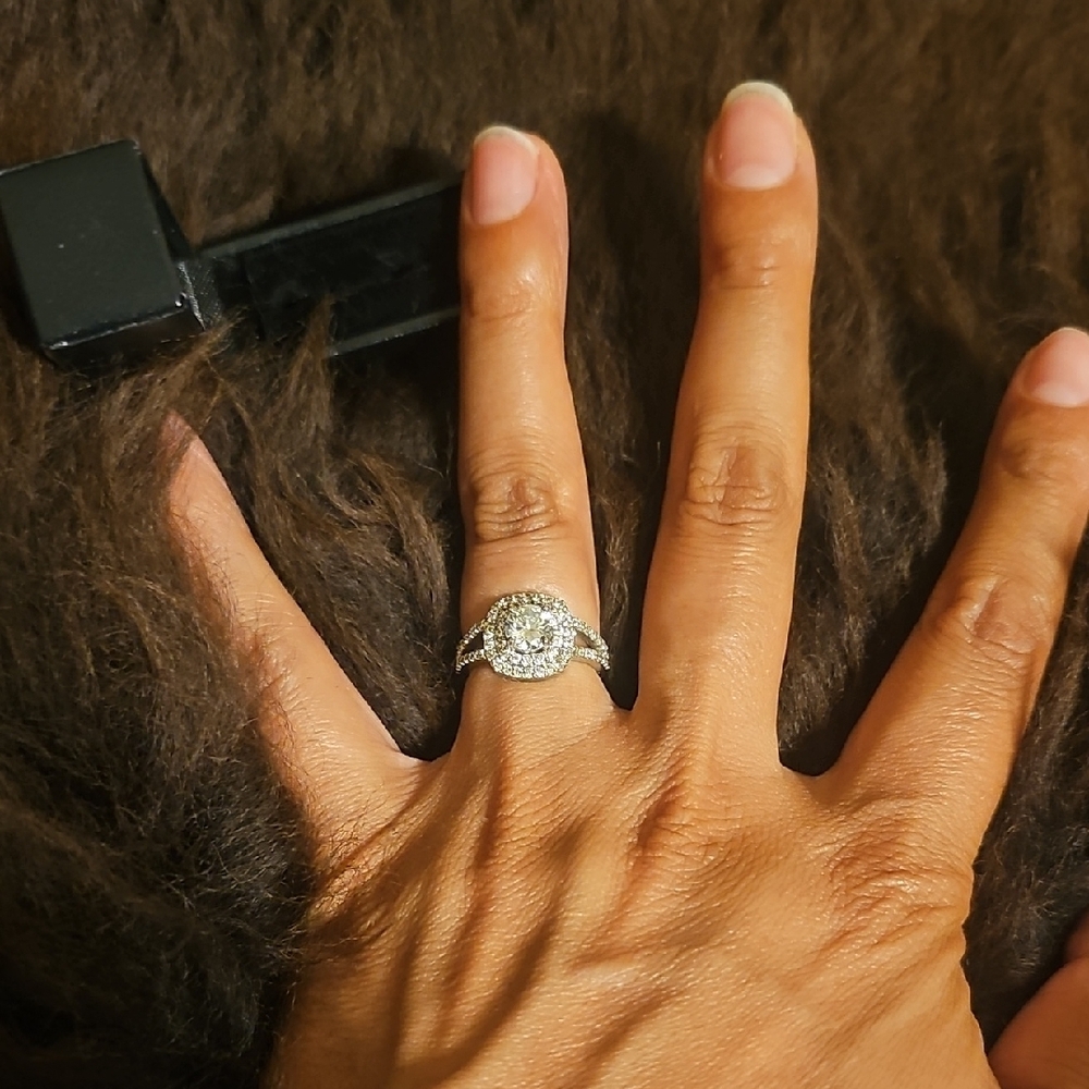 Elegant Silver Diamond Ring - Picture 2 of 5